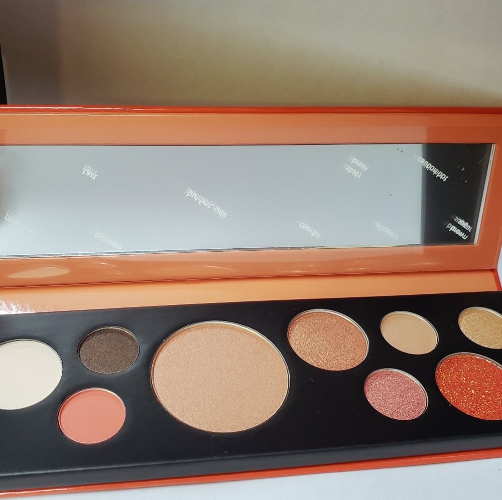 Touch in SOL fill up eyeshadow palette